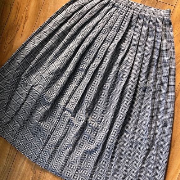VINTAGE french long plaid pleated skirt midi 💼🎀 Academia Aesthetic - Picture 10 of 11